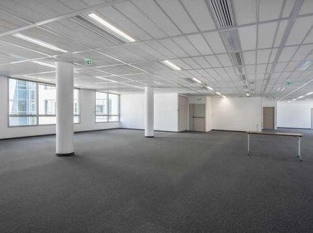 
                                                Location
                                                 À louer – Bureaux de 700 m² à Clichy – Hauts-de-Seine (92)