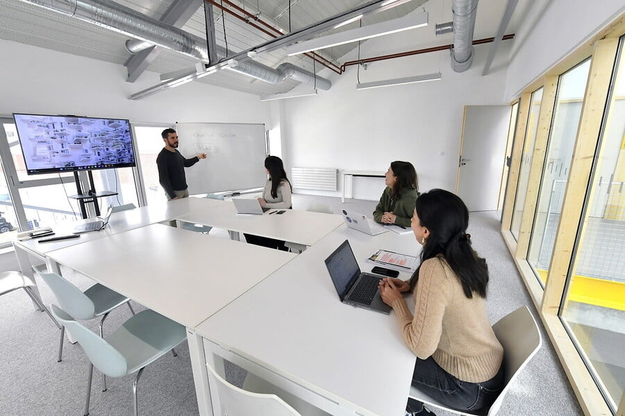 
                                                Location
                                                 À louer - Bureaux de 8 à 25 m² pour les entreprises des industries culturelles et créatives à Nantes