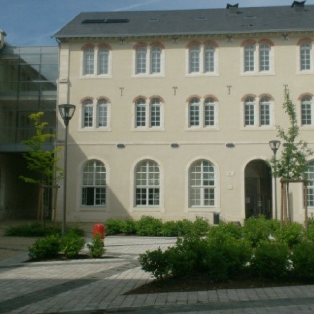 
                                                Location
                                                 À louer – Bureaux divisibles à partir de 265 m² à Châteauroux – Indre (36)