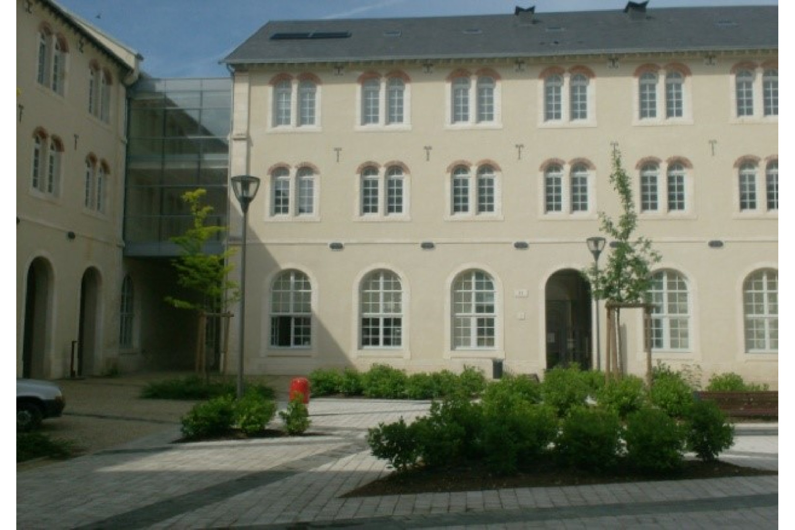 
                                                Location
                                                 À louer – Bureaux divisibles à partir de 265 m² à Châteauroux – Indre (36)