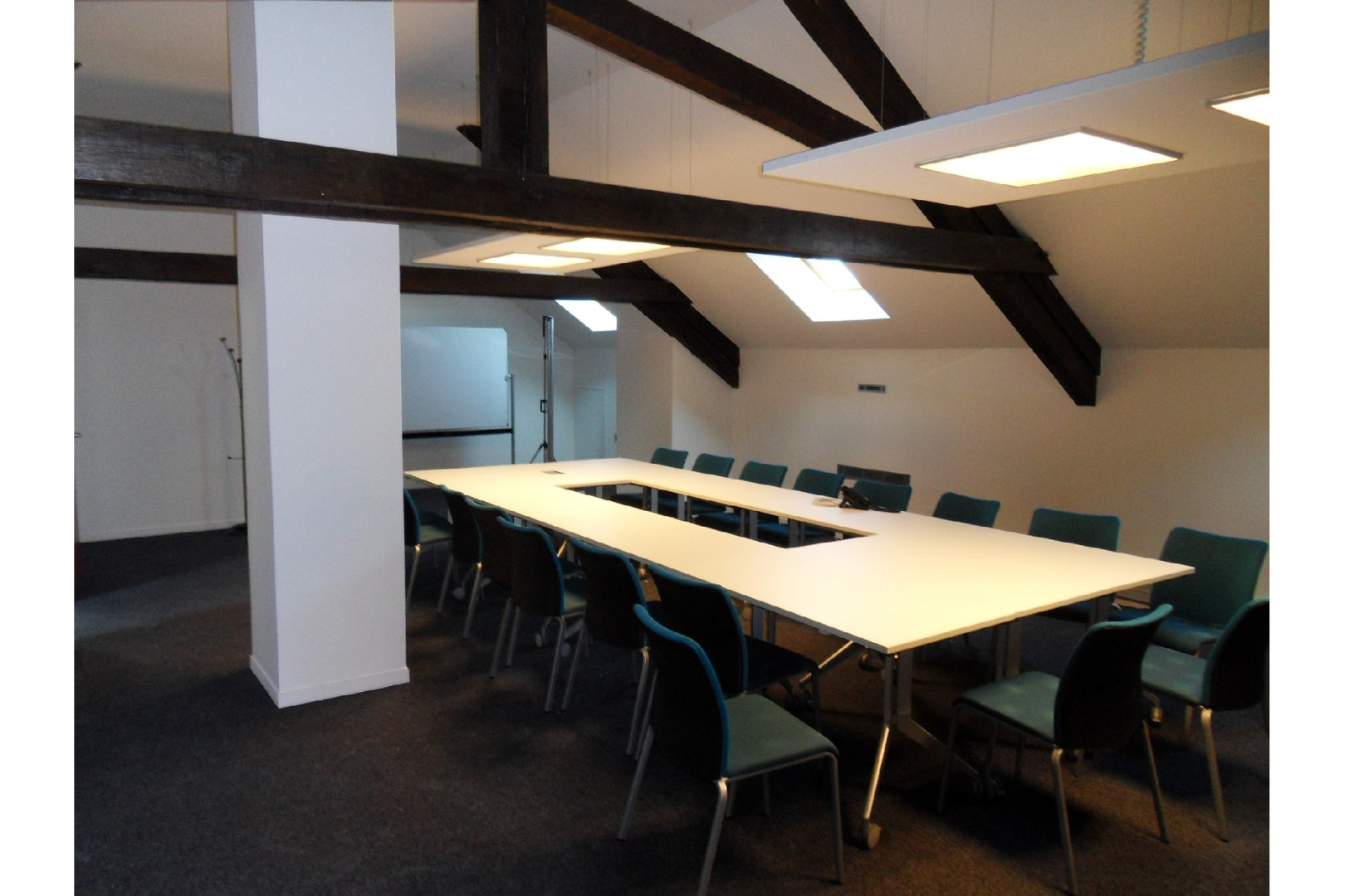 
                                                Location
                                                 À louer – Bureaux divisibles à partir de 265 m² à Châteauroux – Indre (36)