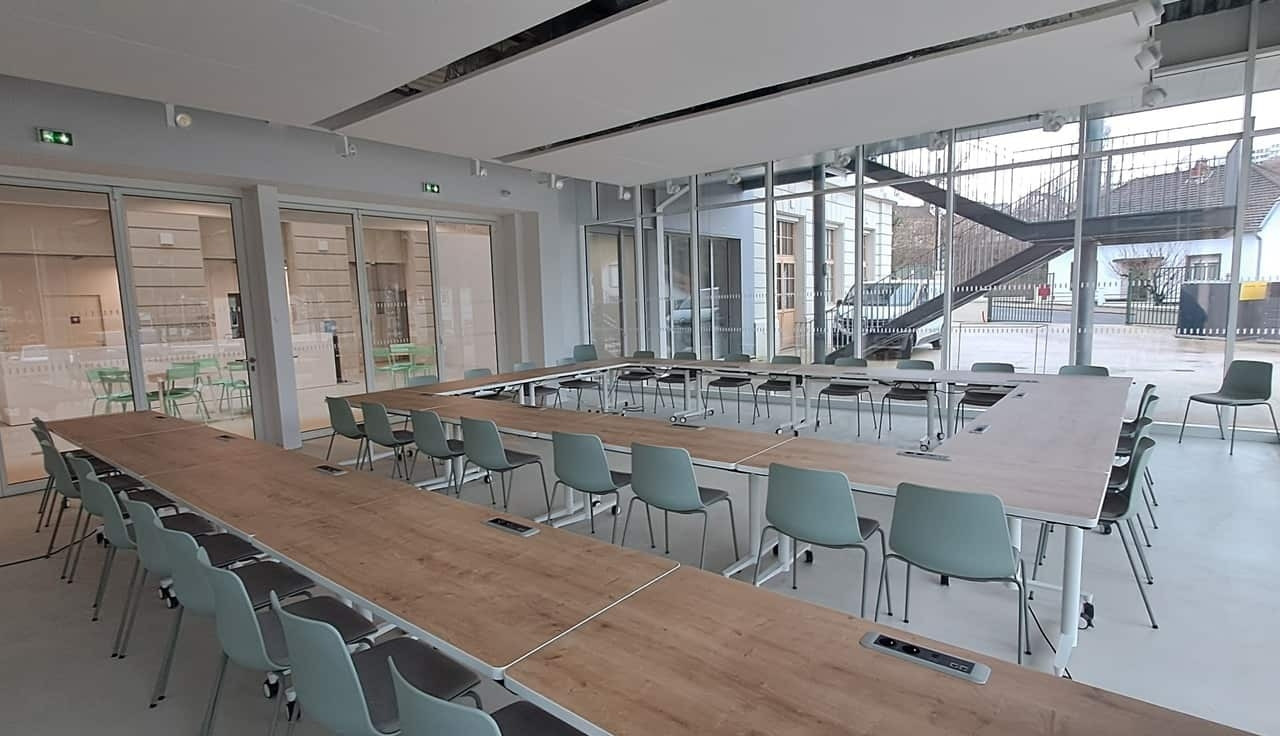 
                                                Location
                                                 À louer – Bureaux en Hôtel d'Entreprises dans le Technopôle Hub&Go à Le Creusot – Saône-et-Loire (71