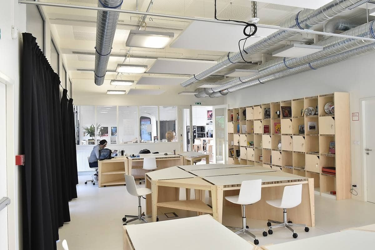 
                                                Location
                                                 À louer – Bureaux entre 12 et 25 m² dédiés au secteur de l'image, des médias et de la culture à Nant