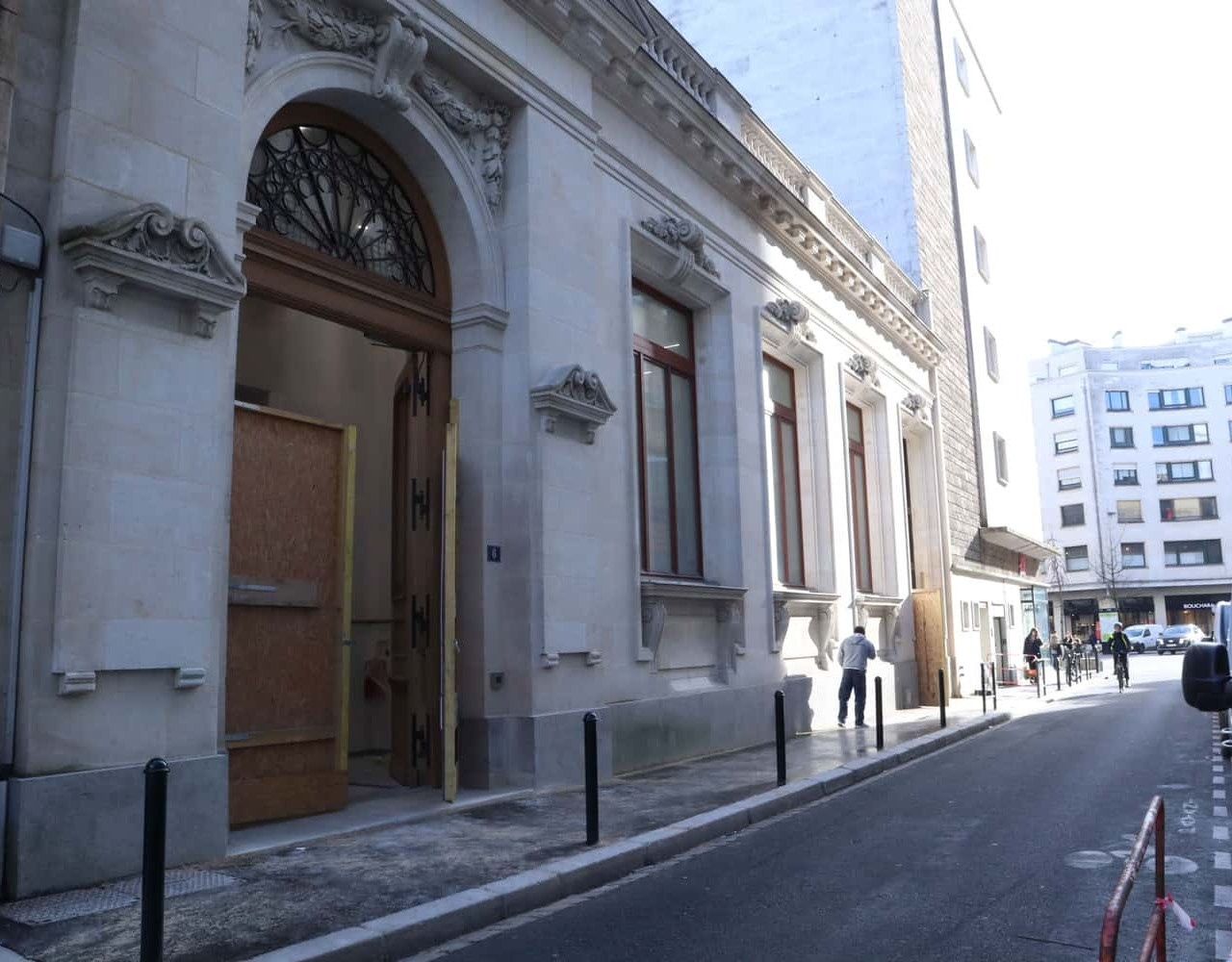 
                                                Location
                                                 À louer – Bureaux et coworking au sein d'un espace dédié aux métiers de la mode responsable à Nantes
