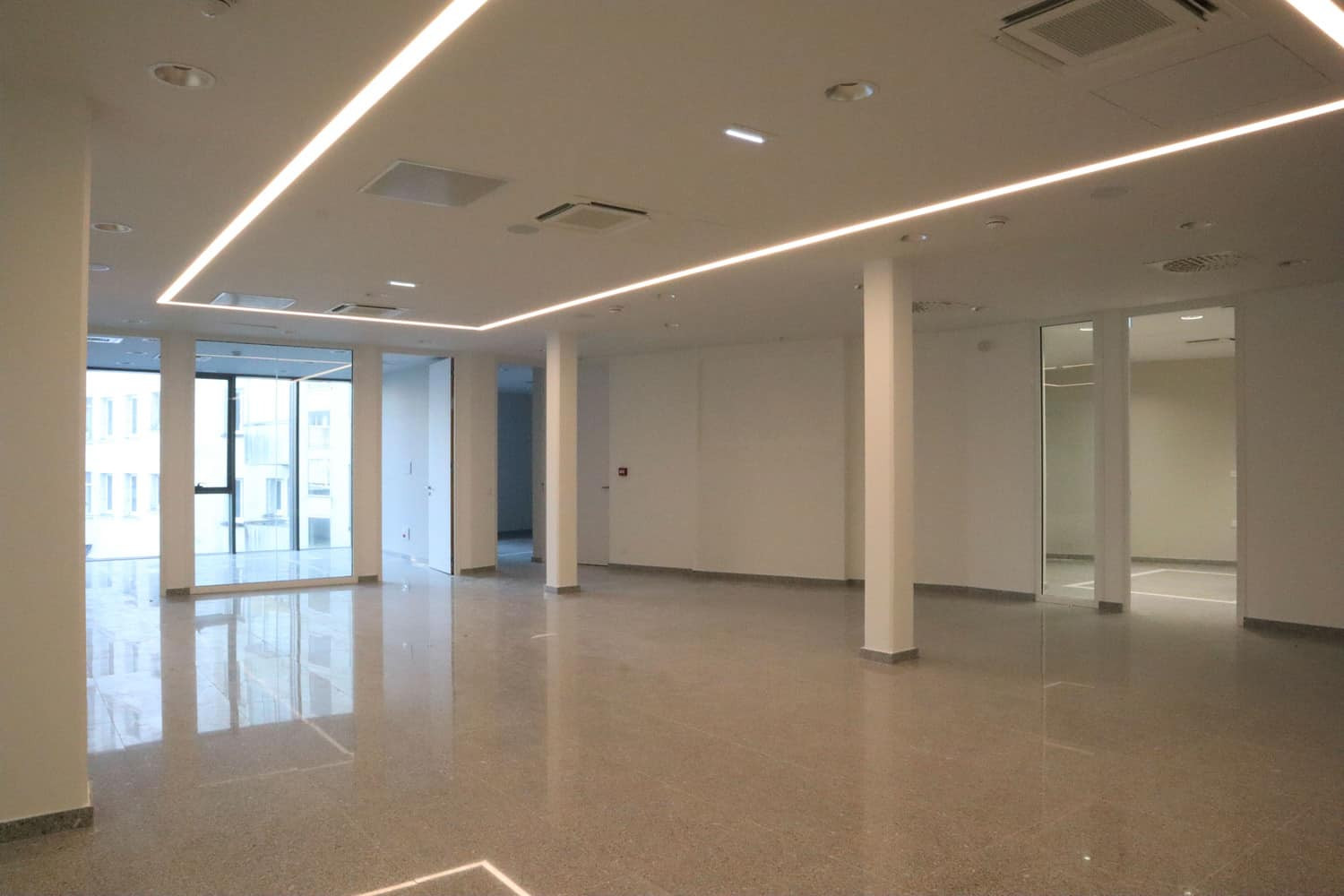 
                                                Location
                                                 À louer – Bureaux et coworking au sein d'un espace dédié aux métiers de la mode responsable à Nantes – Loire Atlantique (44)