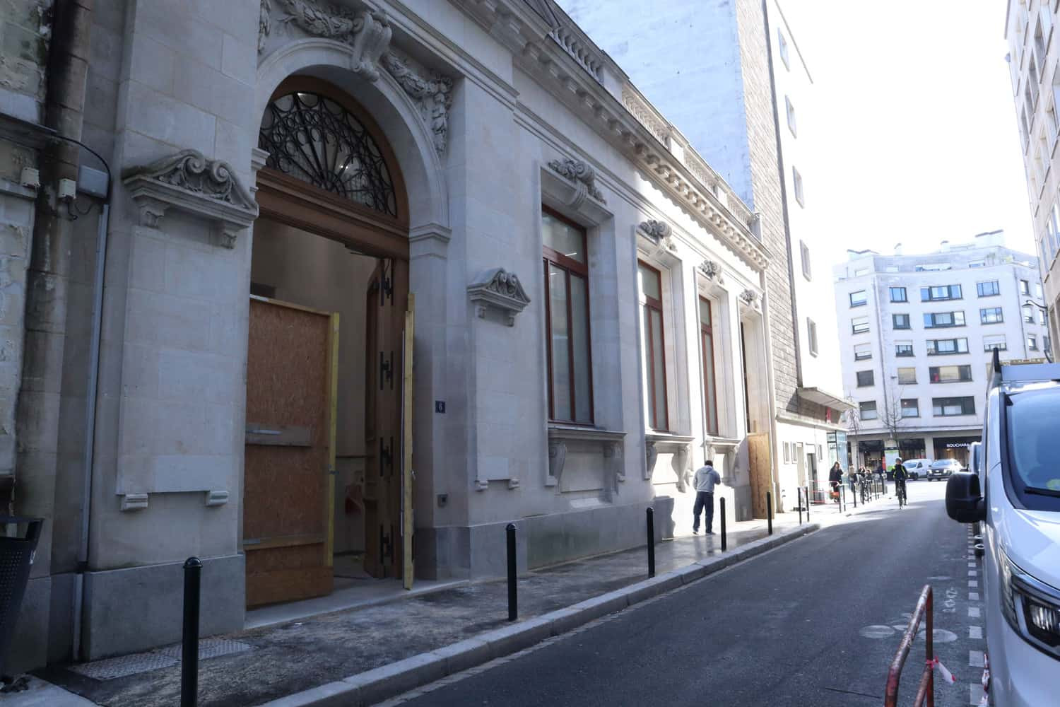 
                                                Location
                                                 À louer – Bureaux et coworking au sein d'un espace dédié aux métiers de la mode responsable à Nantes – Loire Atlantique (44)