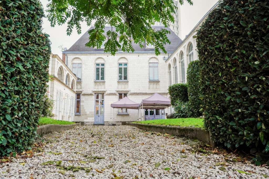 
                                                Location
                                                 À louer – Bureaux individuels de 9 à 17,20 m² à Arras - Pas-de-Calais (62)