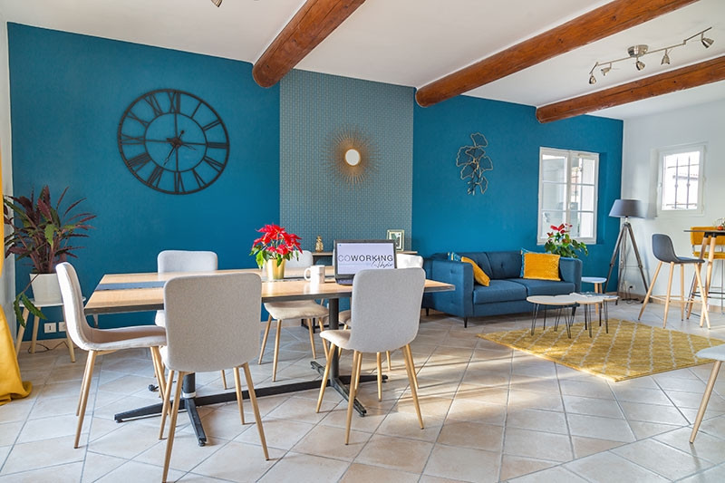 
                                                Location
                                                 À louer - bureaux non divisibles de 12 m² à L'Isle-sur-la-Sorgue à proximité d'Avignon (84)