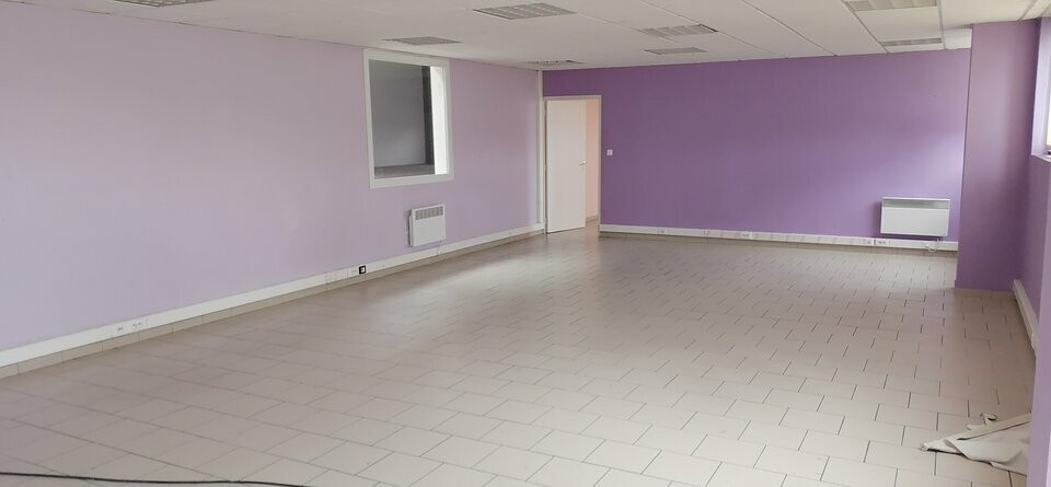 
                                                Location
                                                 À louer - bureaux non divisibles de 170 m² à Marly à proximité de Valenciennes (59)