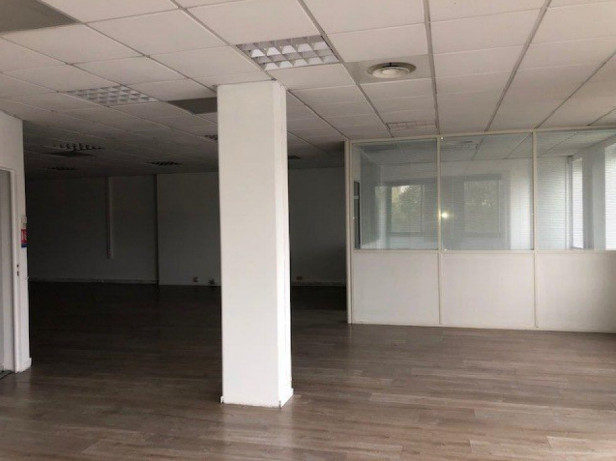 
                                                Location
                                                 À louer – bureaux non divisibles de 230 m² à Avignon