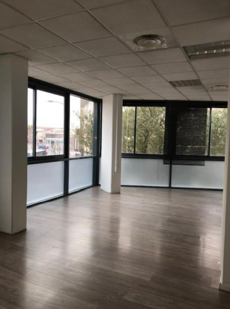 
                                                Location
                                                 À louer – bureaux non divisibles de 230 m² à Avignon