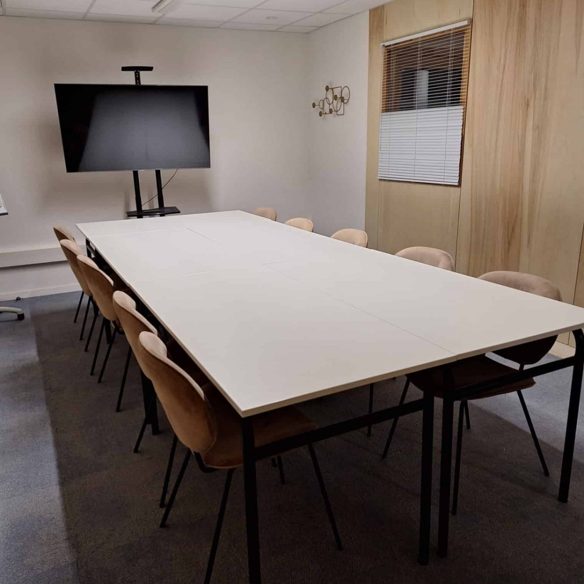 
                                                Location
                                                 À louer – Bureaux privatifs de 9 à 26 m² au sein d'un espace de coworking dédié à l'innovation numér