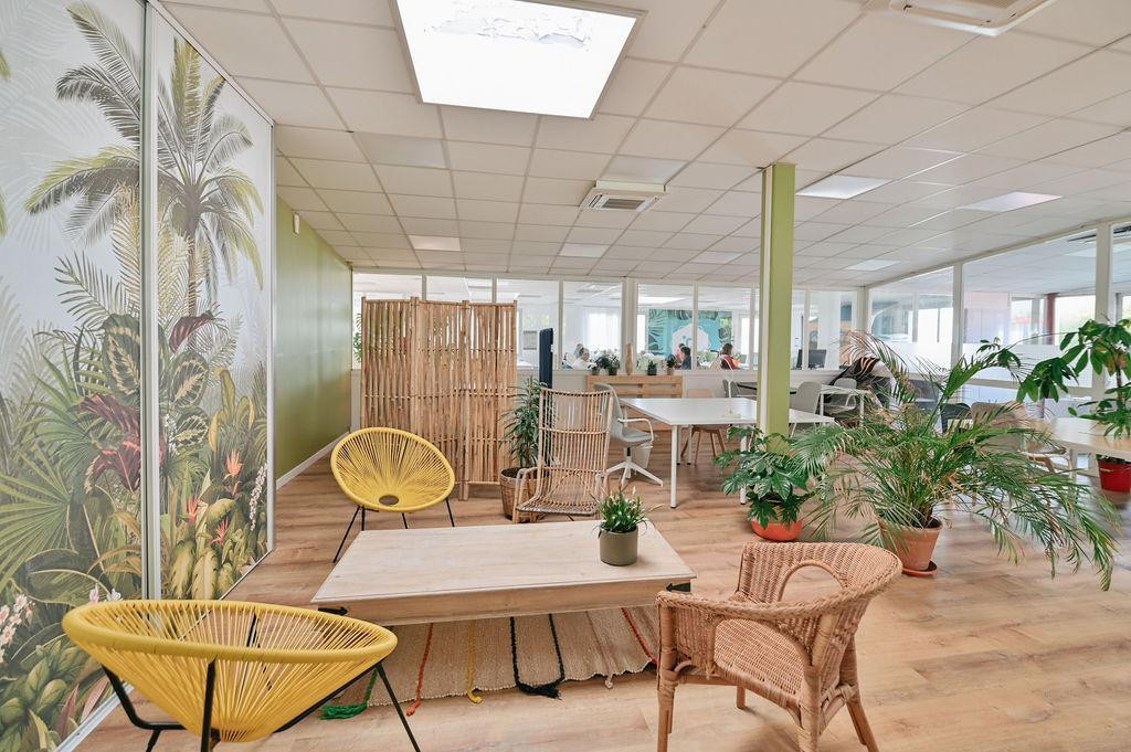 
                                                Location
                                                 À louer – Bureaux privatifs et postes en coworking à La Ruche – Saint-Nazaire (44)