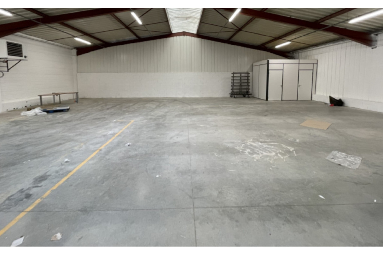 
                                                Location
                                                 À louer – Cellule industrielle de 387 m² à Gasville-Oisème proche de Chartres (28)