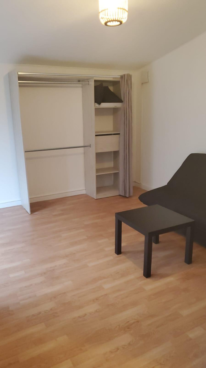 
                                                Location
                                                 A louer charmant studio