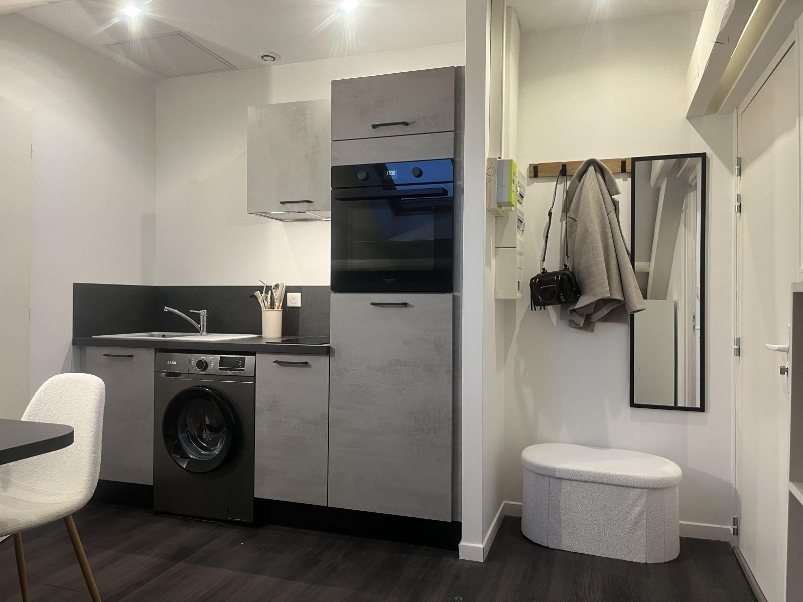 
                                                Location
                                                 À louer : Charmant T1 Bis meublé 🏠