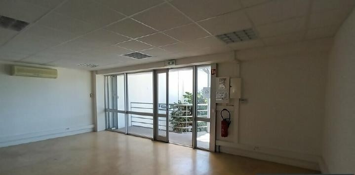 
                                                Location
                                                 À louer – Entrepôt de 1 053 m² à Avignon – Vaucluse (84)
