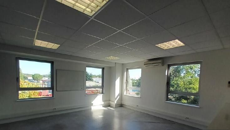 
                                                Location
                                                 À louer – Entrepôt de 1 053 m² à Avignon – Vaucluse (84)