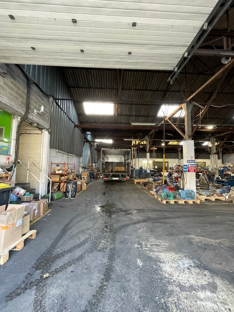 
                                                Location
                                                 À louer – Entrepôt de 1 321 m² à Calais (62)