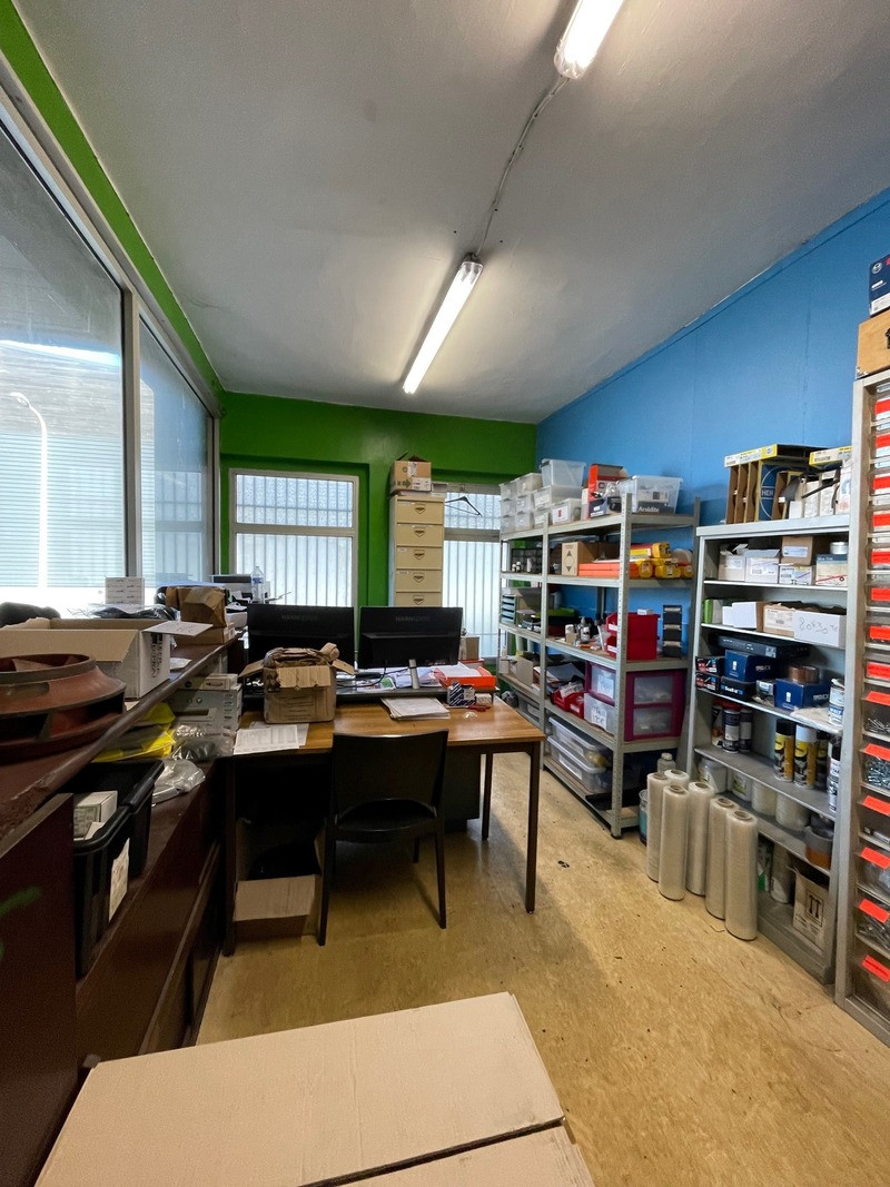 
                                                Location
                                                 À louer – Entrepôt de 1 321 m² à Calais (62)