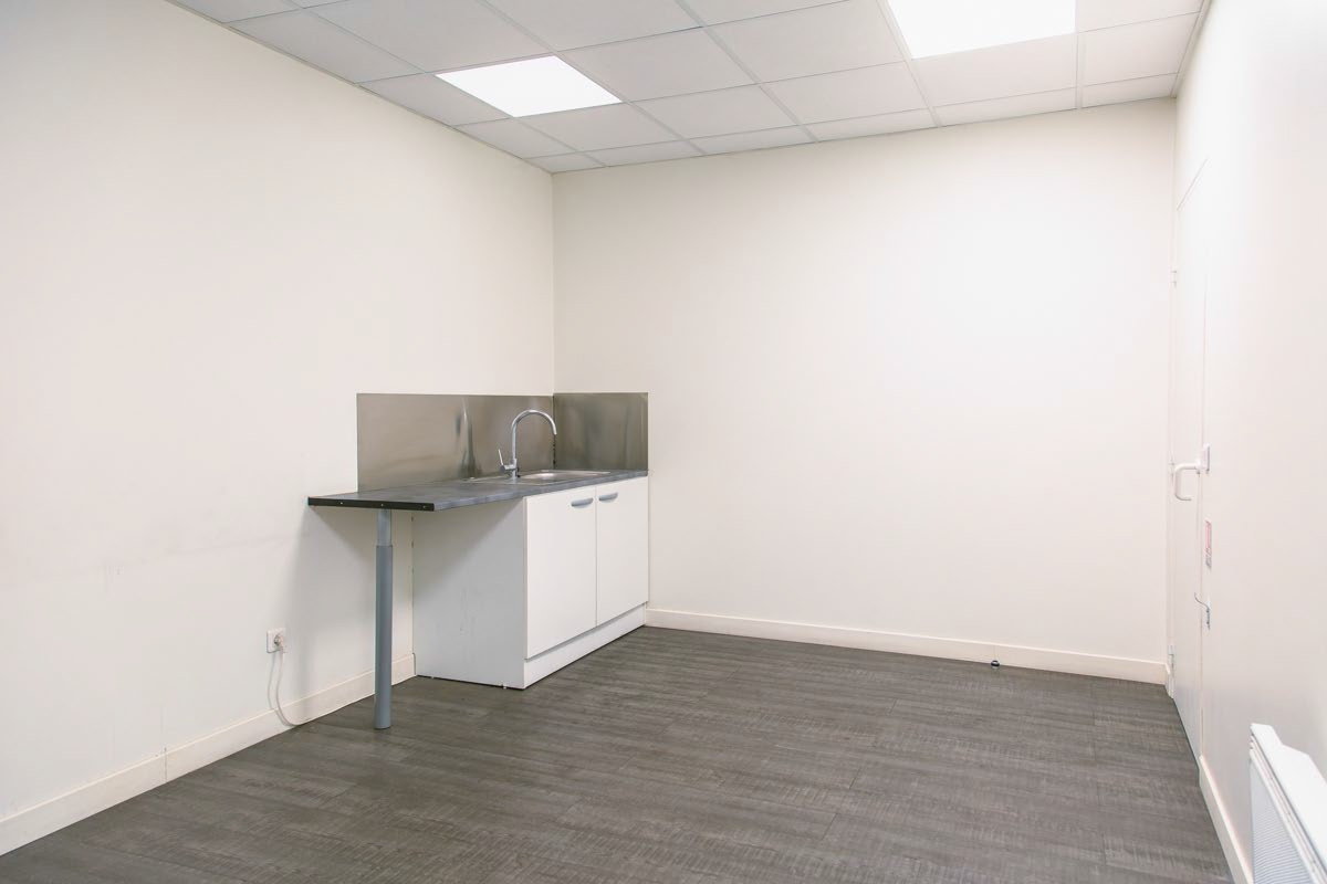 
                                                Location
                                                 À louer – entrepôt de 1 458 m² à Amblainville