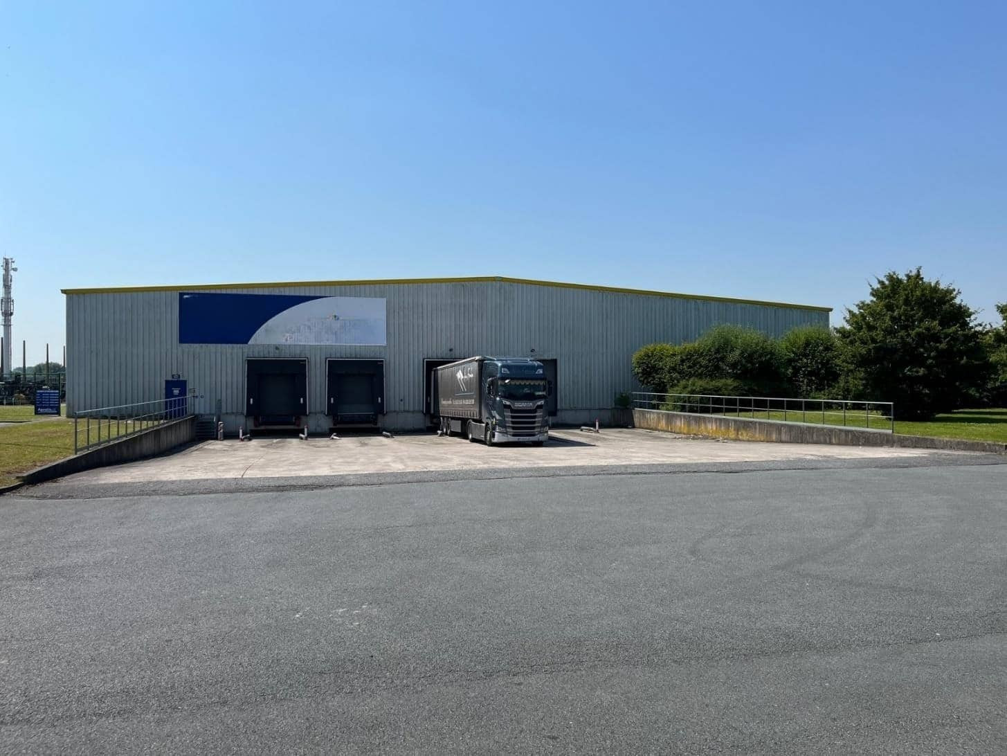 
                                                Location
                                                 À louer – Entrepôt de 3 150 m² à proximité de Calais – Pas-de-Calais (62)