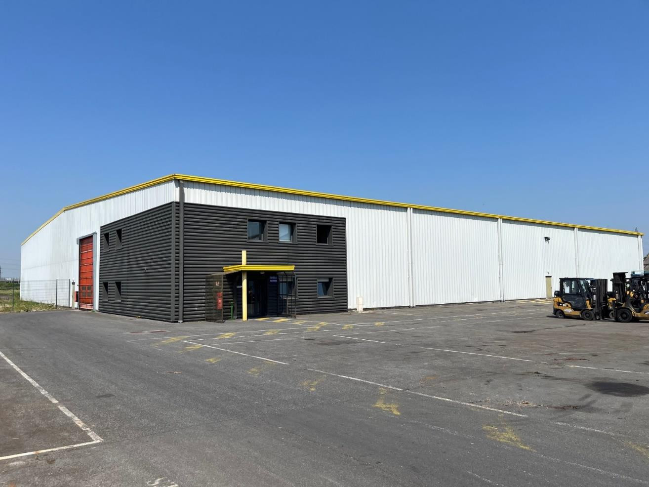 
                                                Location
                                                 À louer – Entrepôt de 3 150 m² à proximité de Calais – Pas-de-Calais (62)