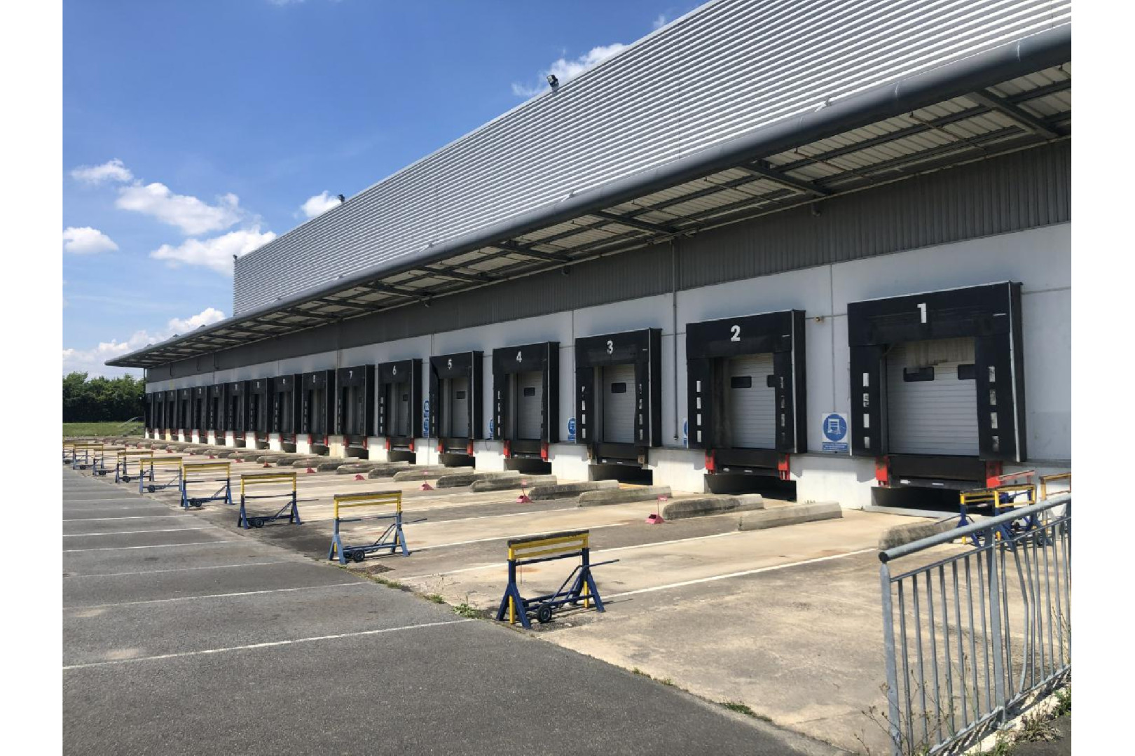 
                                                Location
                                                 À louer – Entrepôt de 30 180 m² proche d'Orléans à Meung-sur-Loire – Loiret (45)