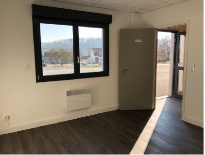 
                                                Location
                                                 À louer - Entrepôt de 450 m² proche de Saint-Omer, à Setques – Pas-de-Calais (62)