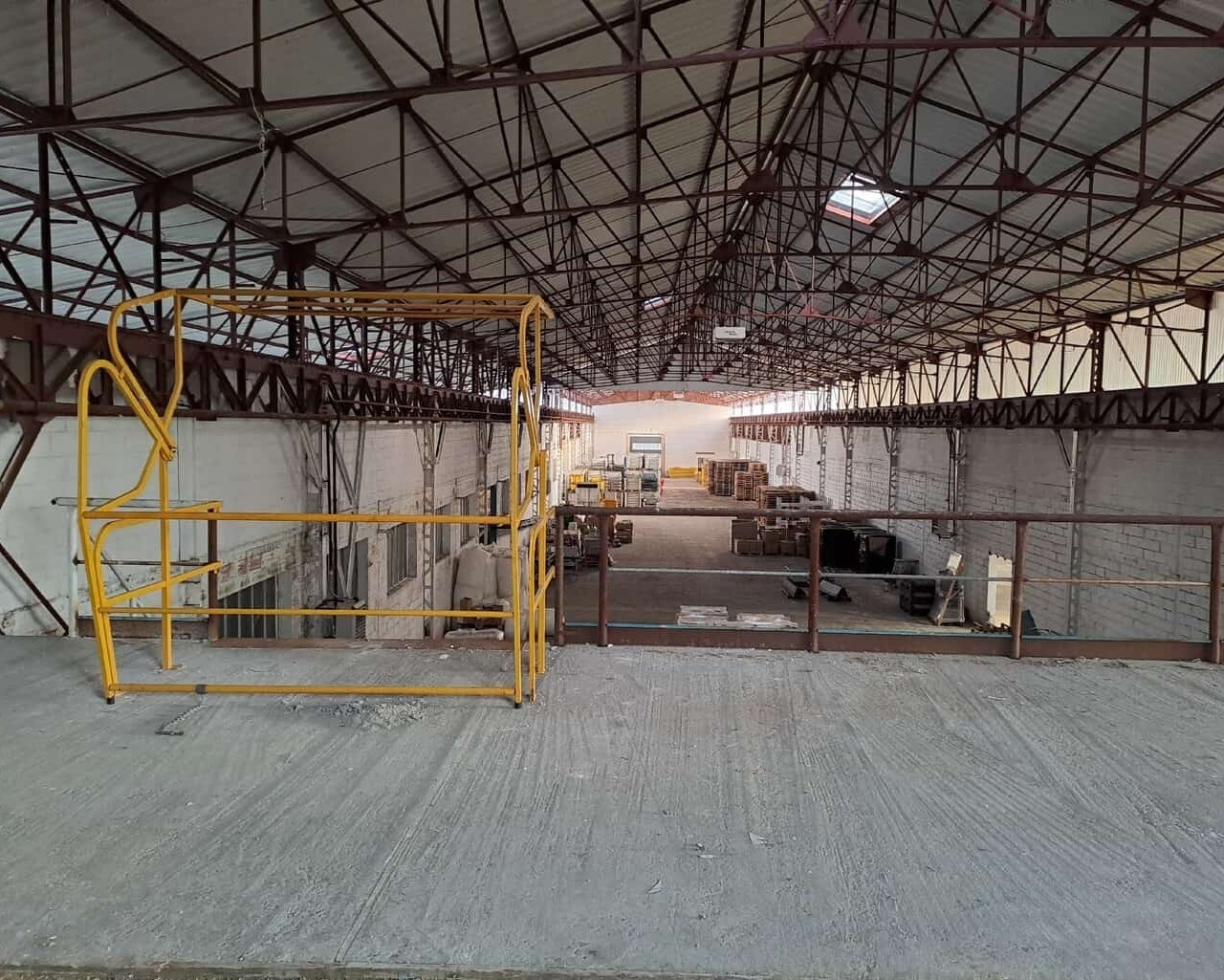 
                                                Location
                                                 À louer – Entrepôt de 5 200 m² à Châteauroux – Indre (36)