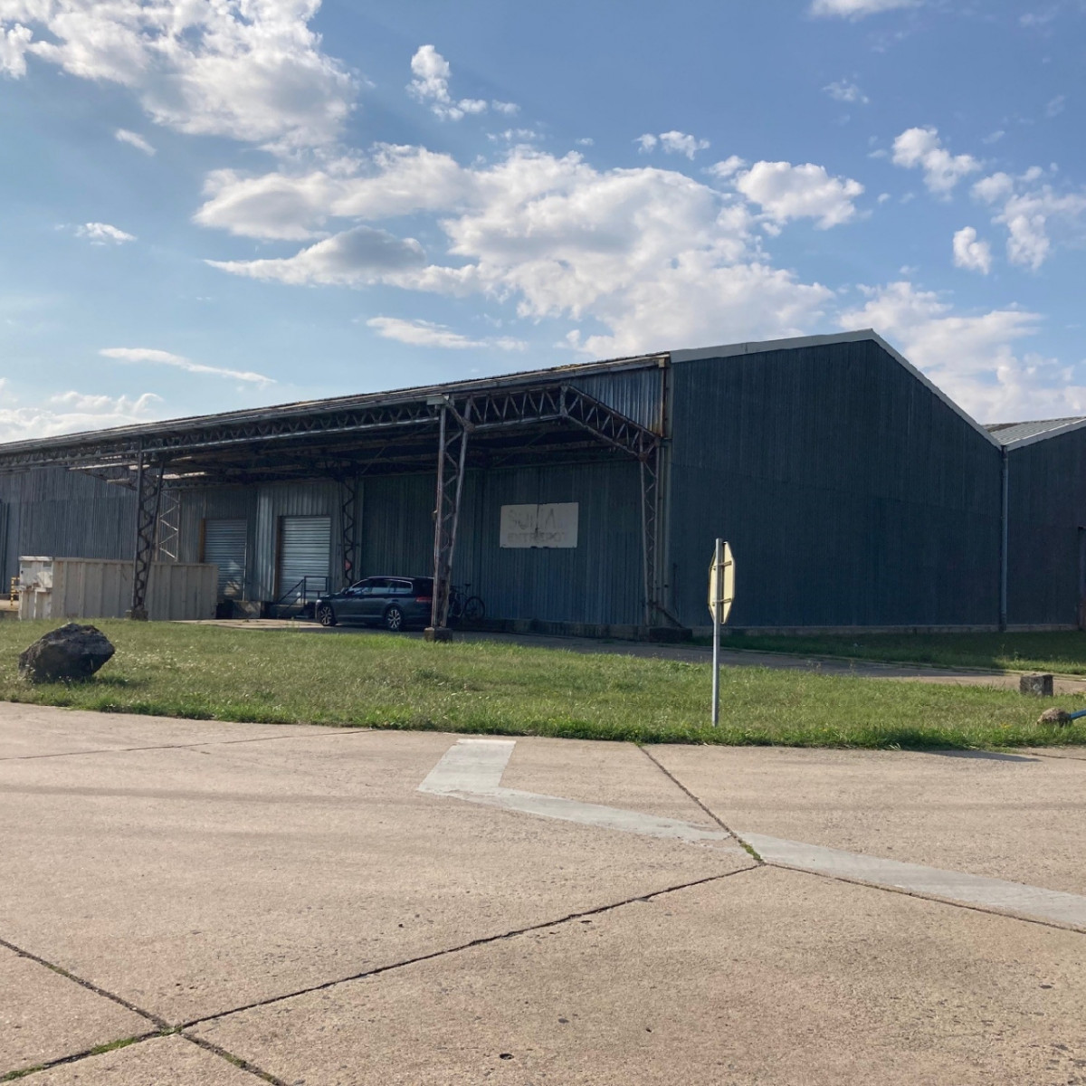 
                                                Location
                                                 À louer – Entrepôt de 5 360 m² proche de Châteauroux à Diors – Indre (36)