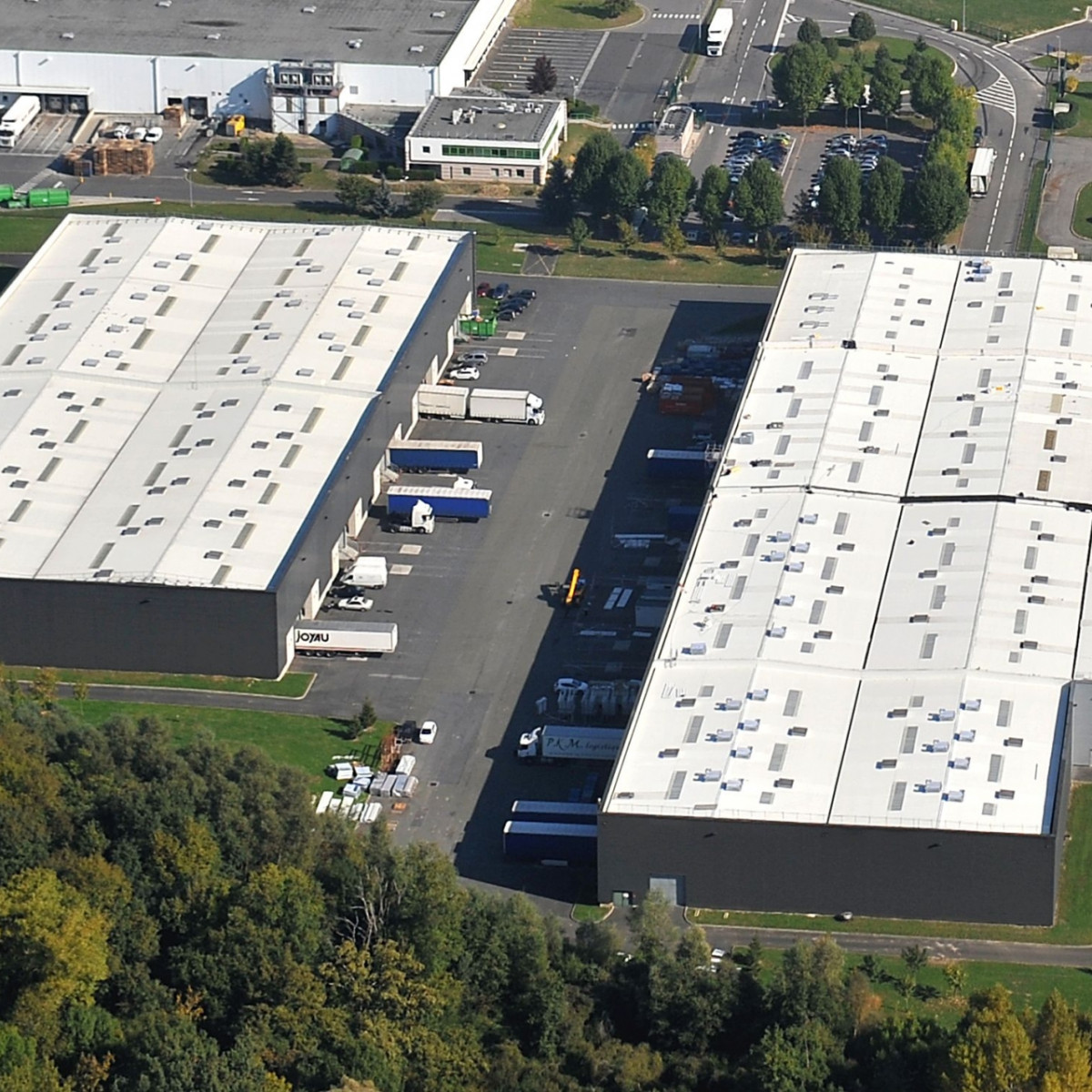 
                                                Location
                                                 À louer - entrepôt de 500 à 11 300 m² au Meux