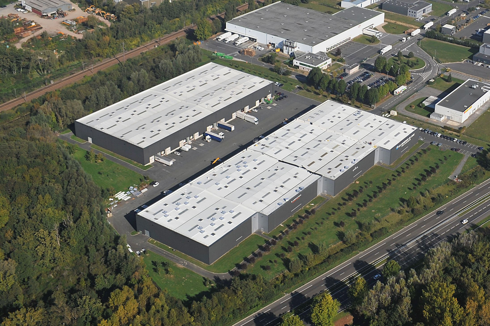 
                                                Location
                                                 À louer – entrepôt de 500 à 11 300 m² au Meux