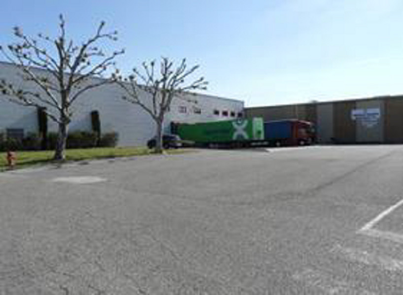 
                                                Location
                                                 À louer – Entrepôt de 8 500 m² à Orange