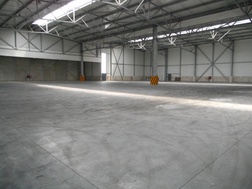 
                                                Location
                                                 À Louer – Entrepôt industriel de 4 666 m² en zone portuaire à Calais (62)