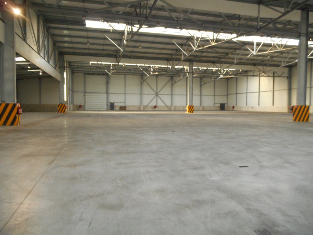 
                                                Location
                                                 À Louer – Entrepôt industriel de 4 666 m² en zone portuaire à Calais (62)