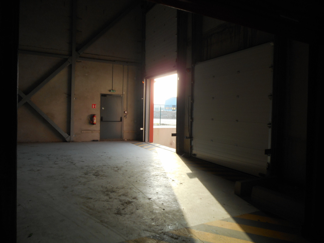 
                                                Location
                                                 À Louer – Entrepôt industriel de 4 666 m² en zone portuaire à Calais (62)