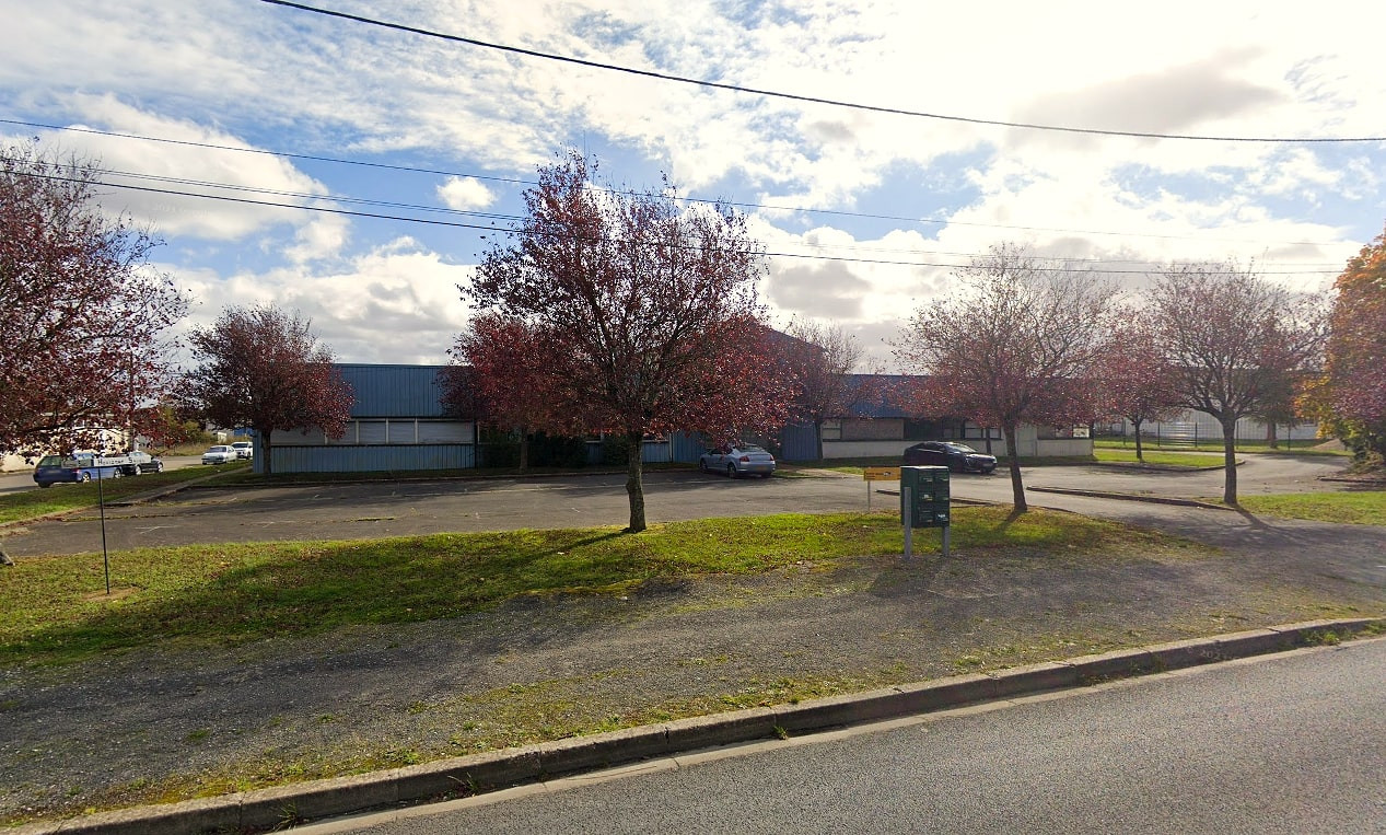 
                                                Location
                                                 À louer – Entrepôt industriels de 4000 m² à Ville-aux-Clercs, près de Chartres – Loir et Cher (41)