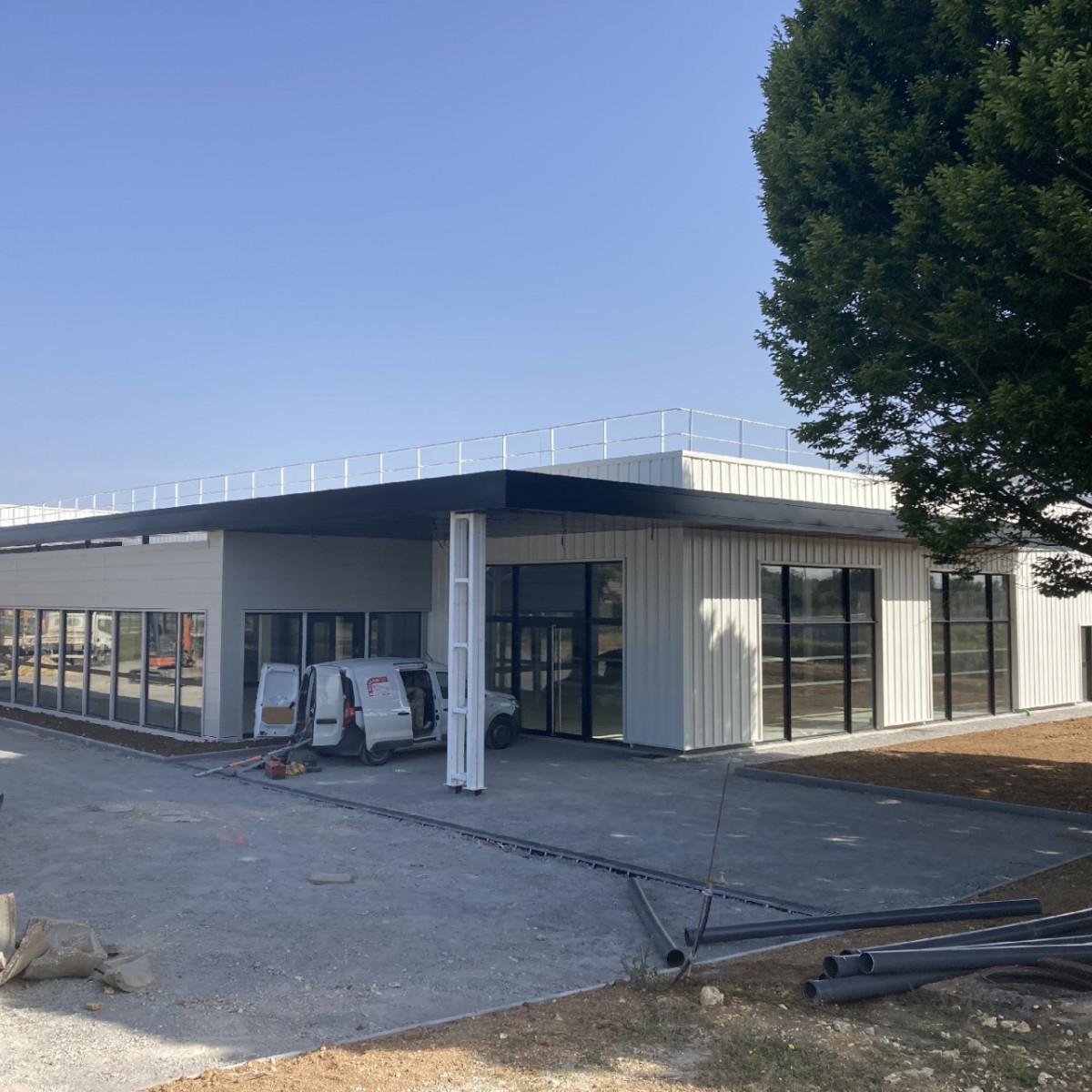 
                                                Location
                                                 À louer – Entrepôt Logistique de 1 545 m² à proximité de Châteauroux – Indre (36)