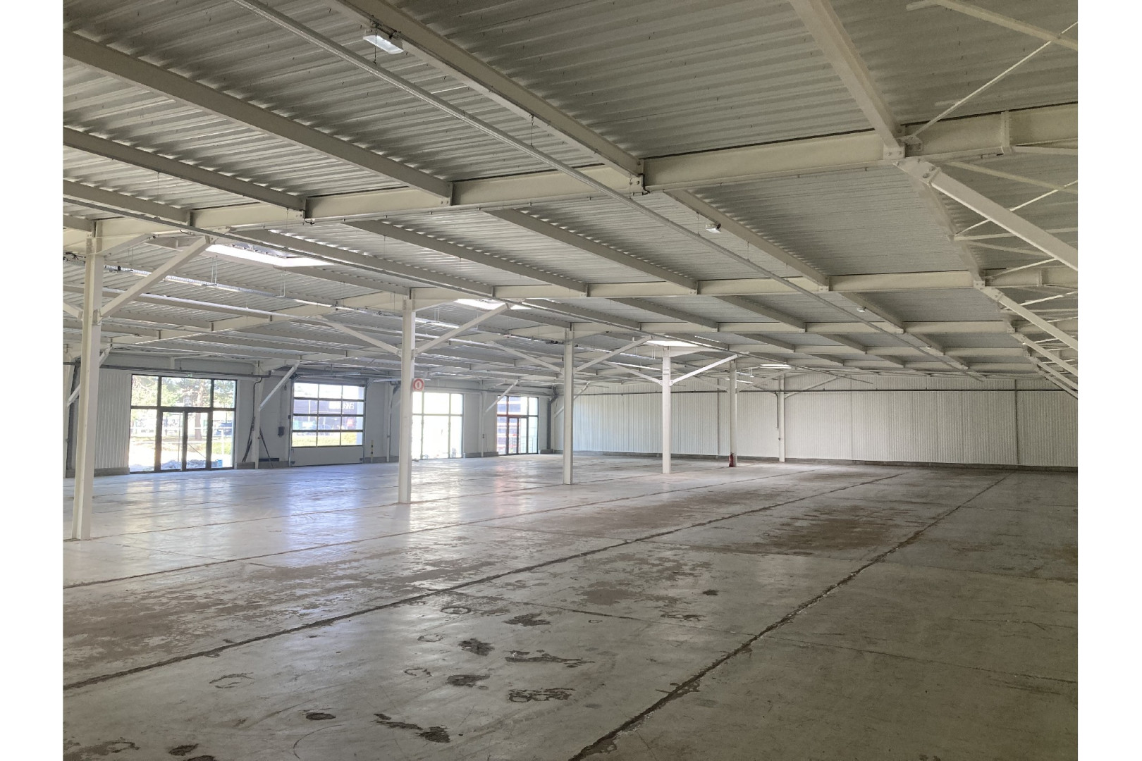 
                                                Location
                                                 À louer – Entrepôt Logistique de 1 545 m² à proximité de Châteauroux – Indre (36)