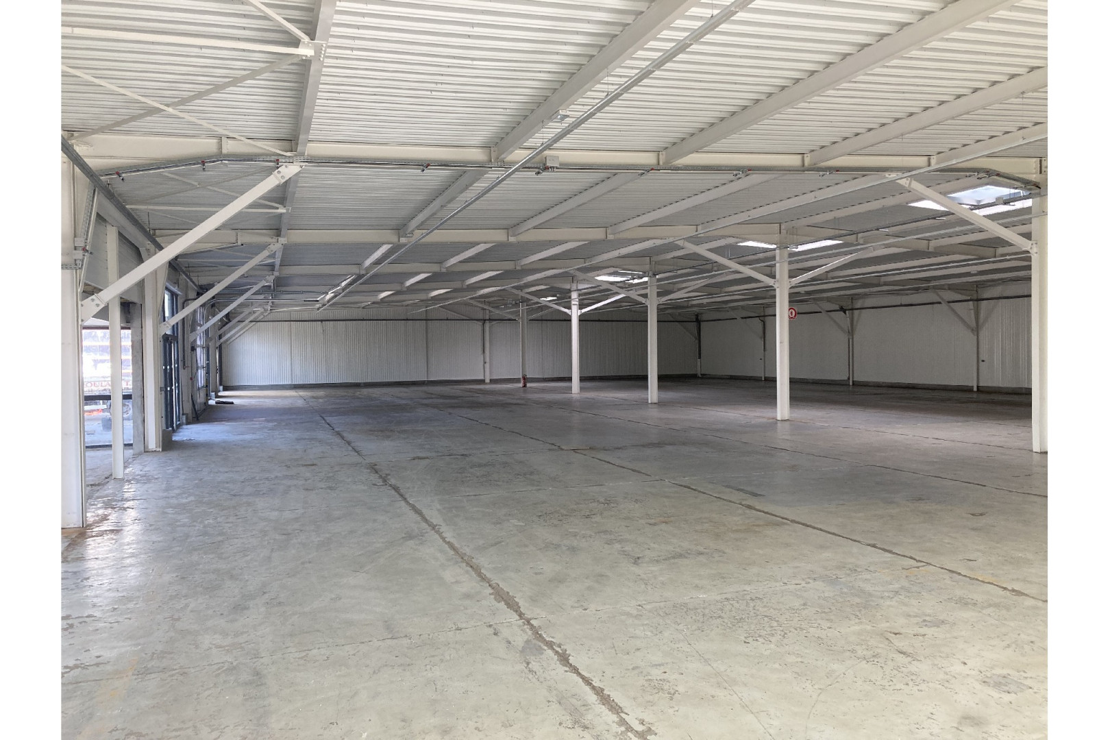 
                                                Location
                                                 À louer – Entrepôt Logistique de 1 545 m² à proximité de Châteauroux – Indre (36)