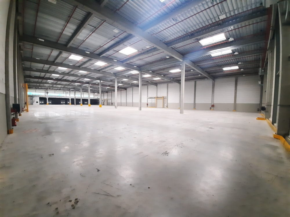 
                                                Location
                                                 À louer – Entrepôt logistique de 13 350 m² divisible à Argenteuil – Val-d'Oise (95)