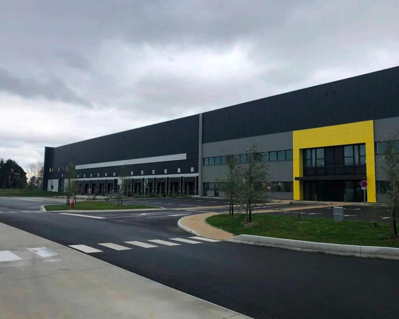
                                                Location
                                                 À louer – Entrepôt logistique de 24 323 m² divisibles à Sandouville – Seine-Maritime (76)