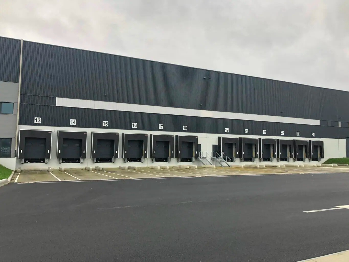
                                                Location
                                                 À louer – Entrepôt logistique de 24 323 m² divisibles à Sandouville – Seine-Maritime (76)