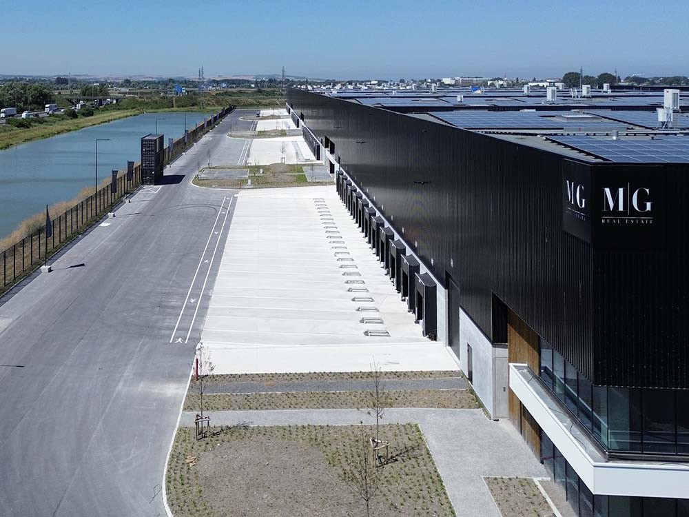 
                                                Location
                                                 À louer – Entrepôts industriels de 6 000 à 98 000 m² à Calais – Pas-de-Calais (62)