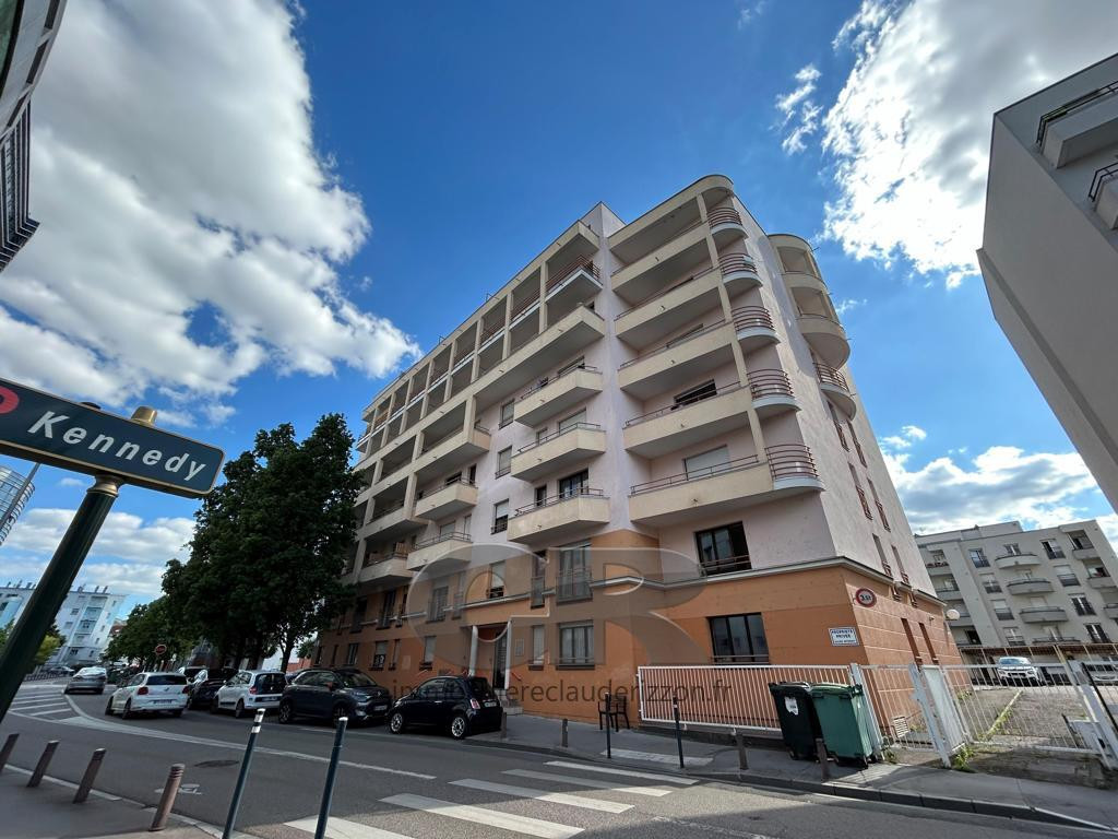 
                                                Location
                                                 A LOUER f1 BIS CENTRE GARE/commanderie