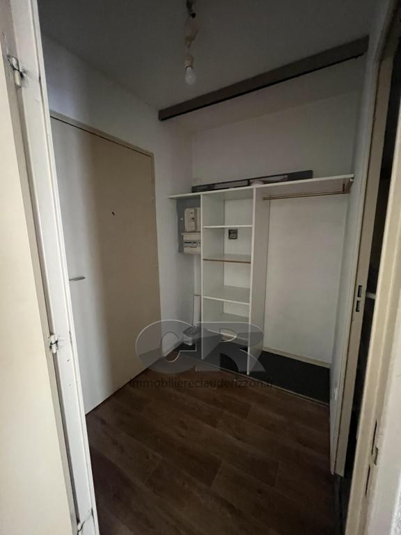 
                                                Location
                                                 A LOUER f1 BIS CENTRE GARE/commanderie