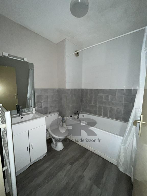 
                                                Location
                                                 A LOUER f1 BIS CENTRE GARE/commanderie