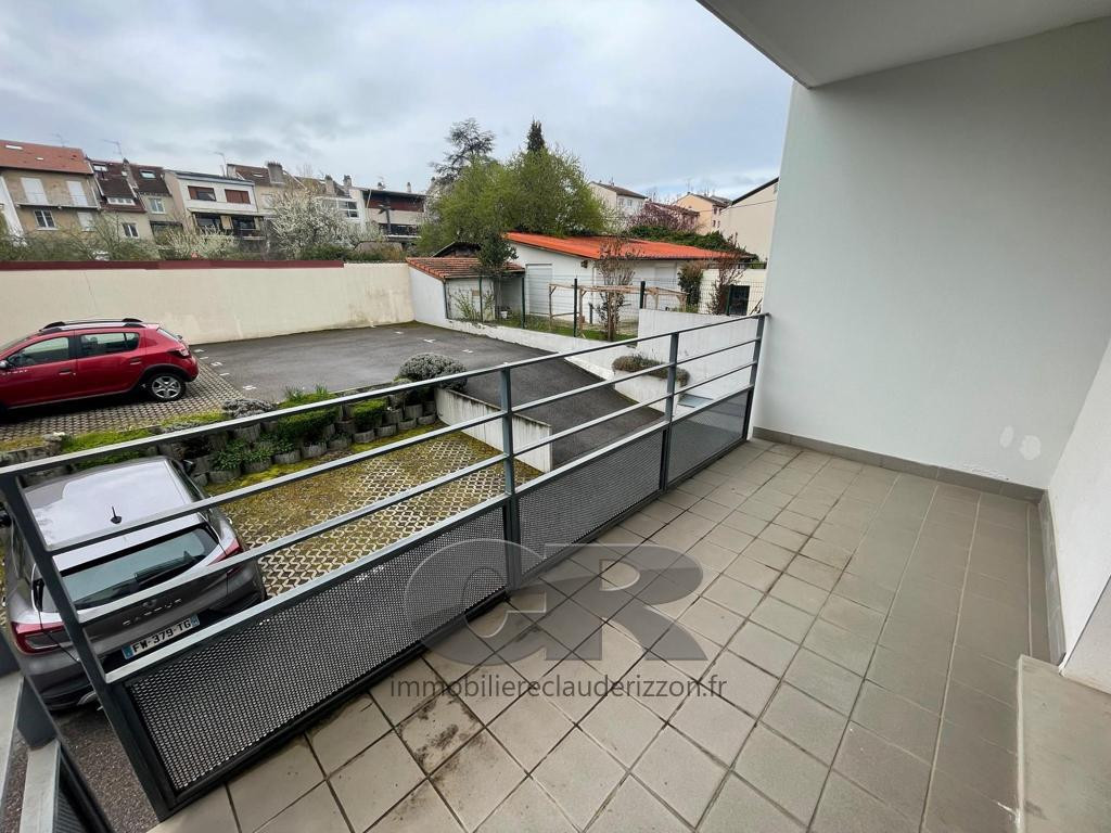 
                                                Location
                                                 A LOUER F1B PROCHE IUT CHARLEMAGNE