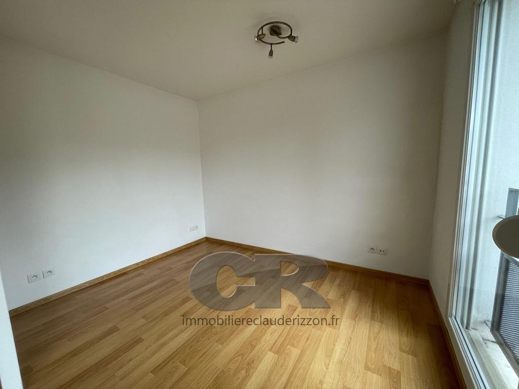 
                                                Location
                                                 A LOUER F1B PROCHE IUT CHARLEMAGNE